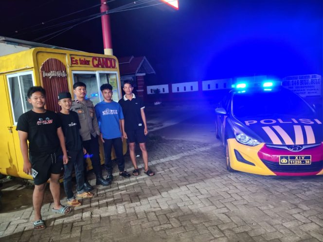 
 Malam Hari Rutin Patroli Biru Demi Jaga Situasi Kamtibmas  Polsek Tonra, Polres Bone Rutin Patroli.Biru