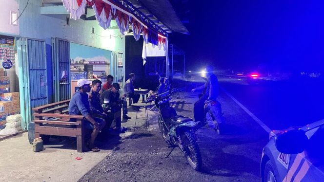 
 ‎Dengan Patroli Dialogis, Personel Polsek Palakka Harapkan Kamtibmas yang Kondusif