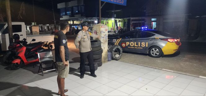 
 ‎Berikan Rasa Aman kepada Warga, Personel Polsek Palakka Laksanakan Patroli Dialogis  ‎