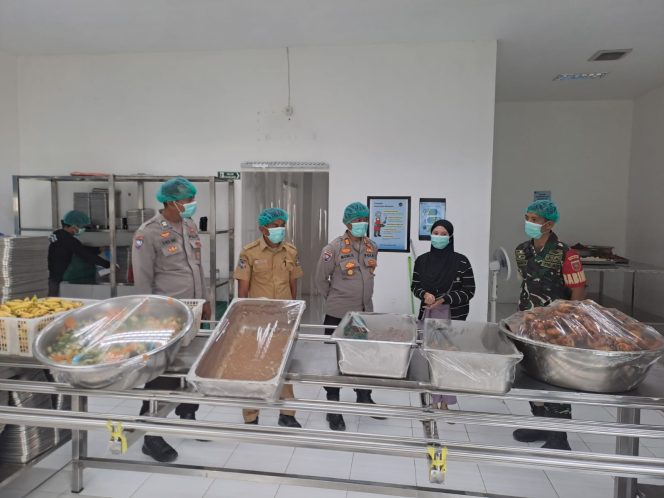 
 Kapolsek Barebbo Pimpin Pemantauan dan Pengawasan Program MBG di SPPG Apala