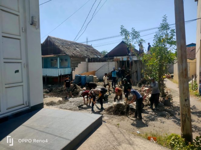 
 Dari Sambang Jadi Kebersamaan, Aiptu Baso Halim Turut Bantu Pembangunan Rumah Warga Bajoe