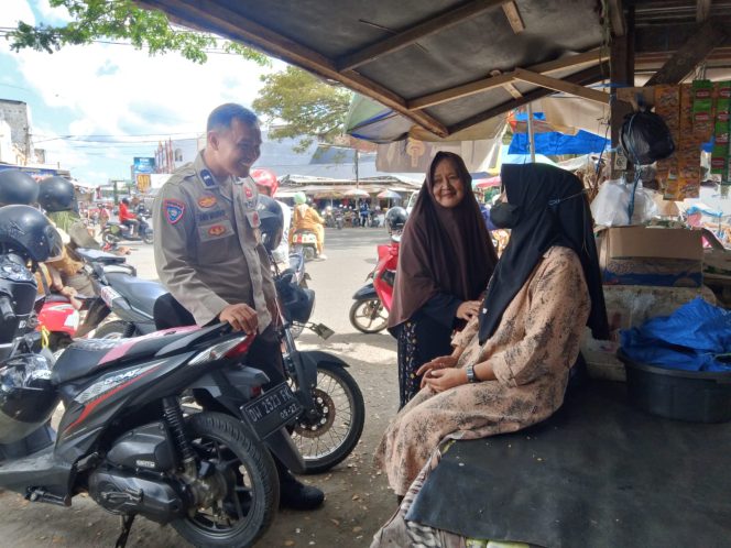
 Bangun Komunikasi dengan Warga, Bhabinkamtibmas Aipda A. Masriadi Aktif Sambangi Wilayah Binaan