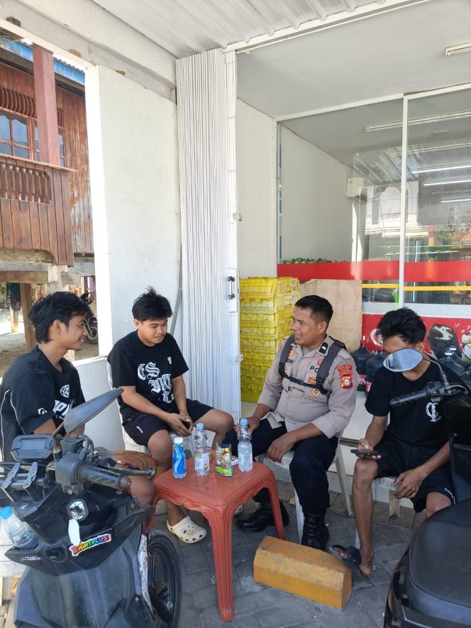 
 Langkah Preventif Jaga Keamanan, Aipda Hamdan Sambangi Warga dan Pemuda diwilayah Binaan