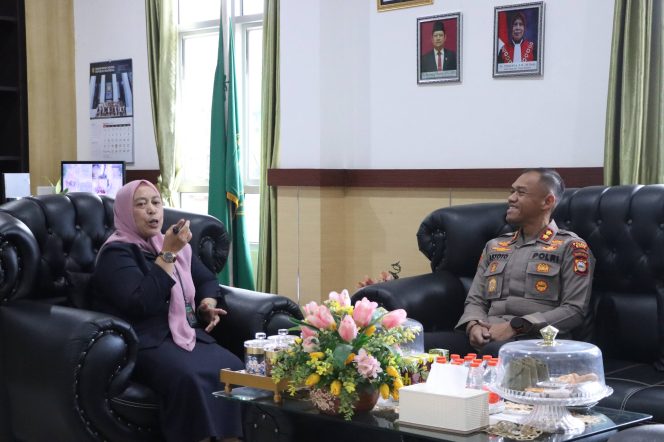 
 Kapolres Bone Silaturahmi ke Pengadilan Negeri Watampone, Perkuat Sinergitas dan Kolaborasi Antarinstansi