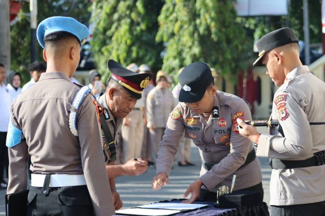 
 Kapolres Bone Pimpin Pelantikan Kapolsek Ulaweng, Iptu Syamsul Bahri Resmi Jabat Kapolsek