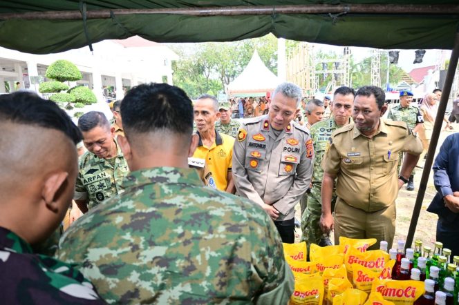 
 Wakapolres Bone Hadiri Bakti Kesehatan dan Bazar HUT TNI ke-81 di Lapangan Merdeka