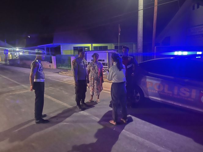 
 Pelayanan Cepat untuk Warga, Ka Spkt Polsek Tanete Riatyang Pimpin Personel Datangi TKP