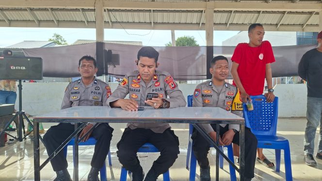 
 Berikan Jaminan Rasa Aman, Kapolsek Tellu Siattinge Pimpin Pengamanan Mini Soccer di Desa Lamuru
