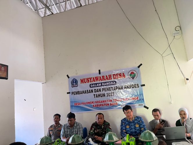 
 Bhabinkamtibmas Brigpol Rudianto Mendukung Pembangunan Desa, Dengan Menghadiri Musdes Penetapan RKPDes di Desa Palongki