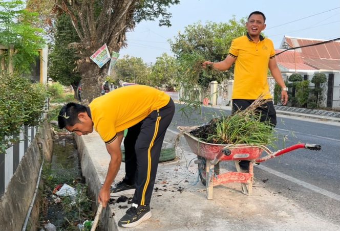 
 Green Policing di Rumah Ibadah, Polsek Tanete Riattang Ajak Masyarakat Jaga Kebersihan Masjid
