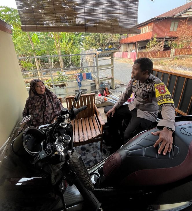 
 Jaga Kamtibmas dari Lingkungan Terkecil, Bhabinkamtibmas Aktif Sambangi Warga