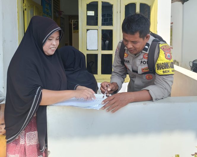 
 Bukan Sekadar Berkunjung, Aipda Hamdan Bangun Komunikasi Kamtibmas Bersama Ibu-Ibu