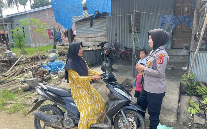 
 Ibu Bhabin ini Berupaya Mewujudkan Kamtibmas Aman dan Kondusif Melalui Sambang di Wilayah Binaannya 