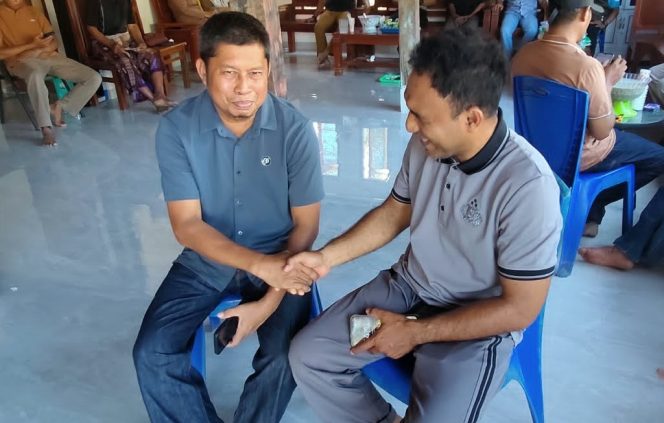 
 Kanit Binmas Polsek Tellu Siattinge Bangun Komunikasi Melalui Kegiatan Sambang Untuk Ciptakan Situasi yang Aman dan Kondusif