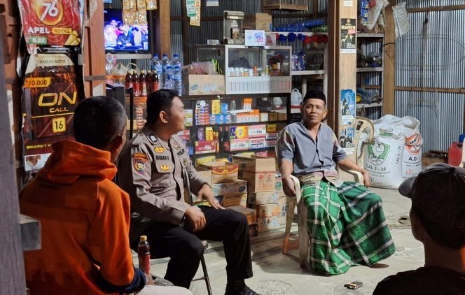 
 Brigpol Maman Menjaga Keamanan di Lingkungan Masyarakat Melalui Sambang Rutin