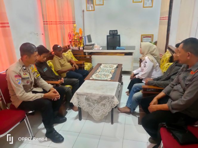 
 Duduk Bersama di Kantor Lurah, Perselisihan Warga Bajoe Berujung Kesepakatan Damai