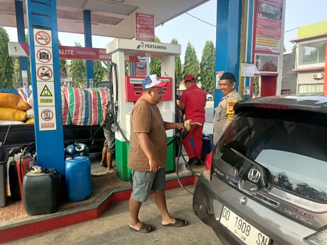 
 Antisipasi, Kelangkaan BBM, Personel, Polsek Ulaweng,Intensifkan, Pengawasan, di SPBU, Akae,