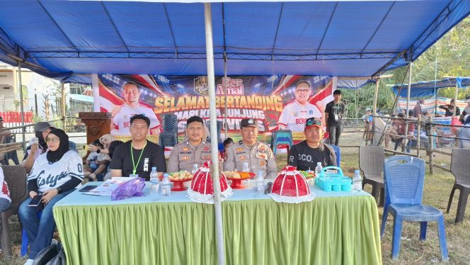 
 Polsek Mare Laksanakan Pengamanan Turnamen Sepak Bola Mini di Desa Ujung Tanah