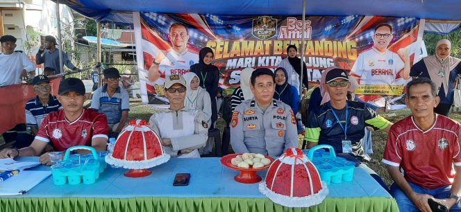 
 Kapolsek Mare Kontrol Anggota Pengamanan Turnamen Sepak Bola Mini di Desa Ujung Tanah