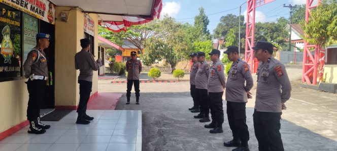 
 Kapolsek Mare Pimpin Apel Pagi di Mapolsek, Tekankan Disiplin dan Tanggung Jawab Personel