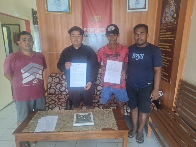 
 Kecelakaan, di Poros Bone-Makassar, Berujung Damai, Polsek Ulaweng, Fasilitasi, Mediasi, Kedua Sopir,