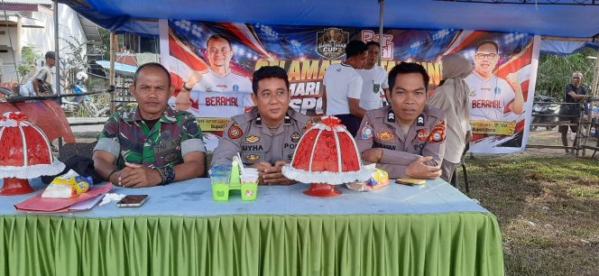 
 Polsek Mare Bersama TNI Laksanakan Pengamanan Turnamen Sepak Bola Mini