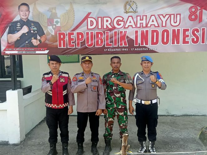 
 Polsek Mare Sampaikan Ucapan HUT ke-81 TNI kepada Koramil Mare