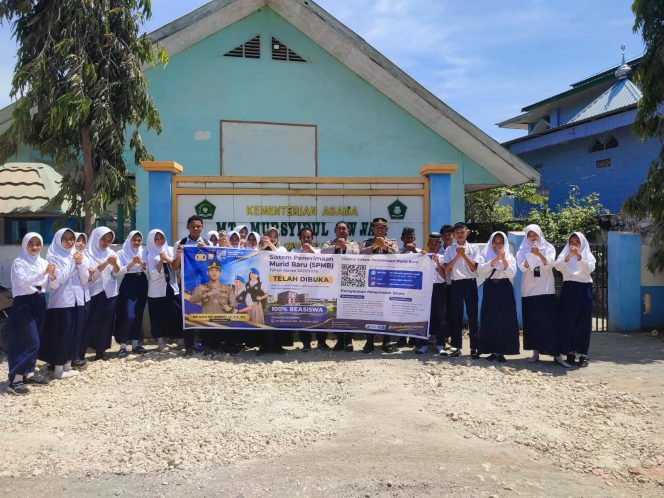 
 ‎Polsek Cenrana Sosialisasikan Pendaftaran SMA Kemala Taruna Bhayangkara TB Di MTs Mursyidul Awwam Cenrana