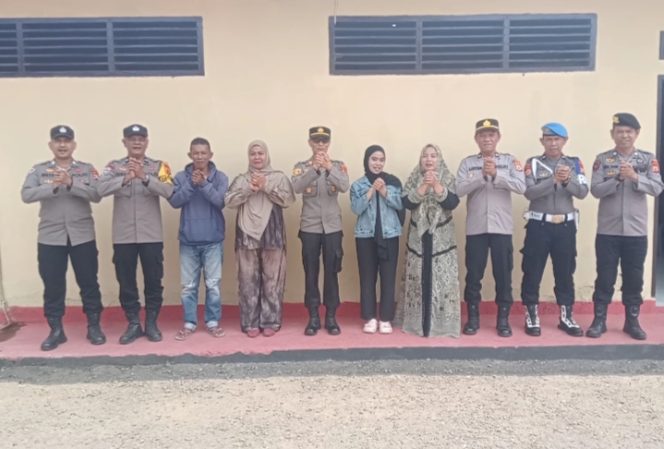 
 Kapolsek Mare Pimpin Apel Pagi, Tekankan Sosialisasi Slogan Kapolri “Polisi Bersama Masyarakat”