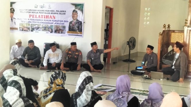 
 ‎Kapolsek Palakka Hadiri Kegiatan Pelatihan Penyelenggaraan Jenazah di Masjid Nurul Takwa Desa Maduri  ‎