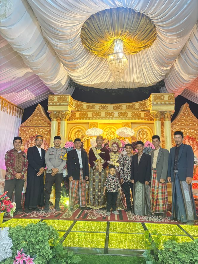 
 Bentuk kepedulian terhadap warga binaan, Bhabinkamtibmas hadiri Hajatan warga binaan