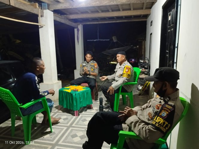 
 Gali Informasi, AIPTU Irwan, Bersama Personel,Polsek Ulaweng, Sambangi, Warga, Desa Teamalala,