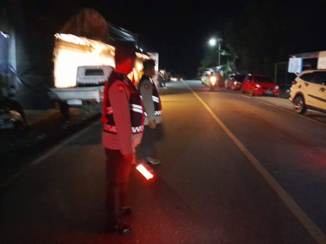 
 Ciptakan, Kamseltibcarlantas, Kanit Samapta, Polsek Ulaweng, Bersama Bhabinkamtibmas, Amankan, Pesta Perkawinan, Warga,