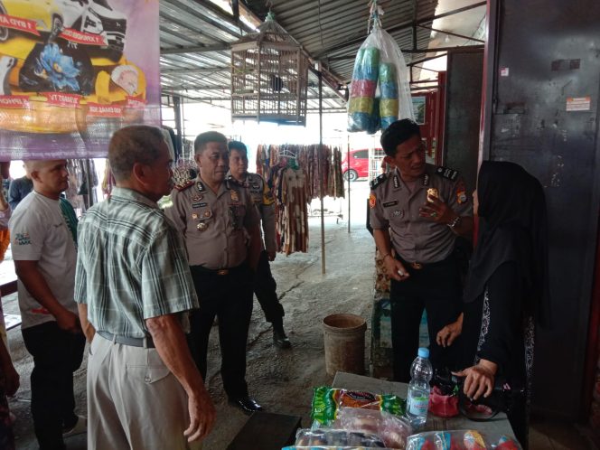 
 Kapolsek Ulaweng, Sambangi, Pasar Tacipi, Tindak Lanjuti, Informasi, Dugaan, Korban Hipnotis,