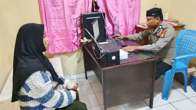 
 Polsek Cina Terapkan Pelayanan Prima dengan 3S, Warga Kehilangan HP Dilayani Secara Humanis