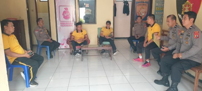 
 Kapolsek Mare Pimpin Rapat Internal Usai Apel Pagi, Perkuat Kinerja dan Pelayanan kepada Masyarakat