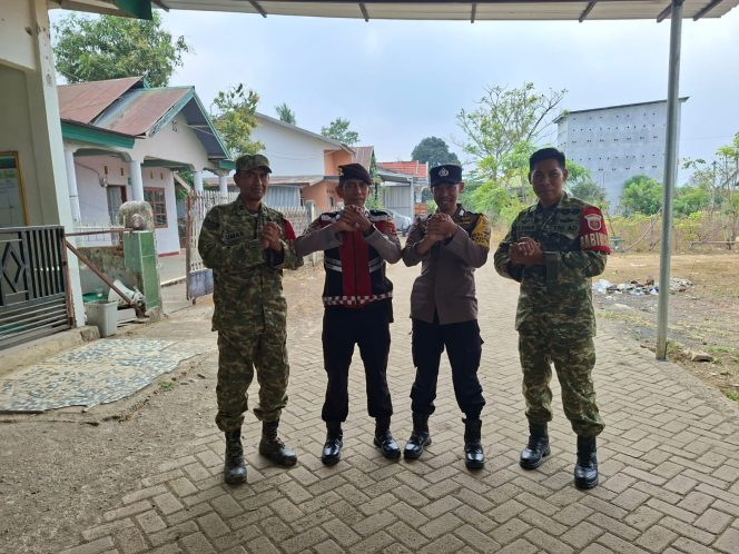 
 Perkuat Sinergitas TNI-Polri, Polsek Cina Sosialisasikan Slogan “Polisi Bersama Masyarakat”
