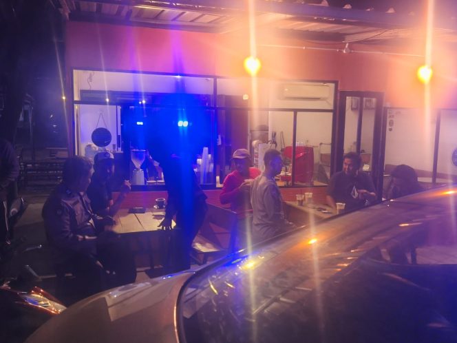 
 Patroli Biru Polsek Ajangale, Jaga Keamanan Wilayah hingga Malam Hari