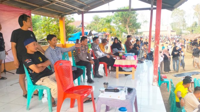 
 Memasuki Babak Semifinal Turnamen Mini Soccer di Melle, Personel Polsek Palakka Perkuat Pengamanan