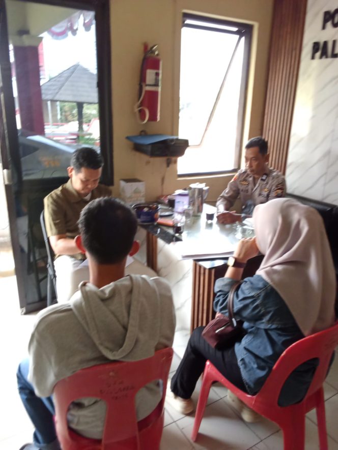 
 Pelayanan Prima, SPKT Polsek Palakka Berikan Pelayanan Cepat, Mudah, Transparan dan Humanis kepada Masyarakat