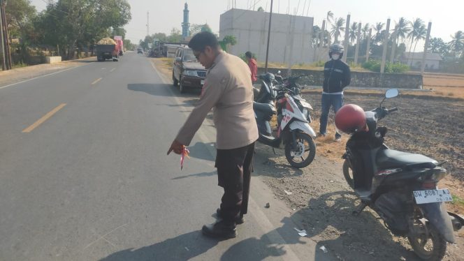
 RESPONS CEPAT LAPORAN MASYARAKAT, KSPKT III POLSEK CINA DATANGI TKP LAKA LANTAS