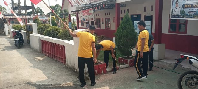 
 POLSEK MARE BERSAMA MASYARAKAT DESA TELLU BOCCOE LAKSANAKAN GIAT GREEN POLICING