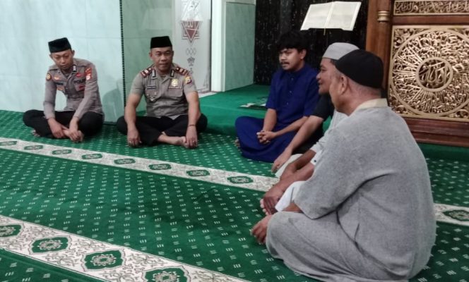 
 Melalui, Program, Subuh Keliling, Kapolsek Ulaweng, Ajak Jamaah, Masjid, Perkuat, Kamtibmas,
