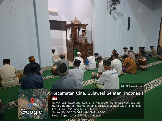 
 Jalin Kedekatan dengan Masyarakat, Kapolsek Cina Laksanakan Subuh Keliling di Masjid Al Hijrah Desa Kawerang
