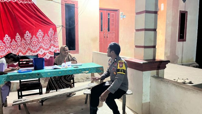 
 Jalin Hubungan Harmonis dengan Warga, Bhabinkamtibmas Briptu Rafdi Lakukan DDS