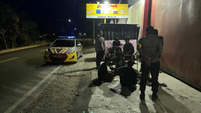 
 ‎Personel Polsek Palakka Datangi Tempat Keramaian, Ciptakan Kamtibmas yang Kondusif