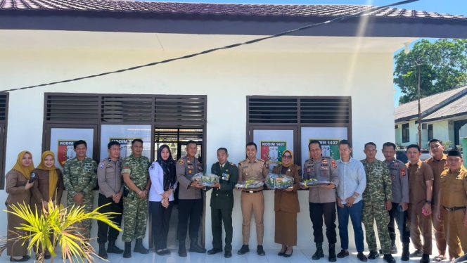 
 KUNJUNGAN FORKOPINCAM KECAMATAN PALAKKA KE MAKO KORAMIL 1407-21 PALAKKA DALAM RANGKA PEMBERIAN UCAPAN SELAMAT HUT TNI KE-81 TAHUN