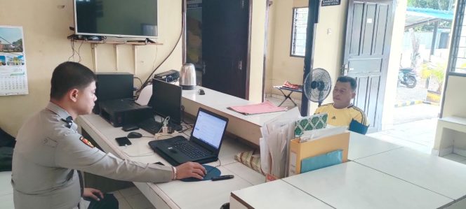 
 Ka Jaga Polsek Tonra , Buatkan Laporan Kehilangan Masyarakat Dengan Cepat, Polres Bone