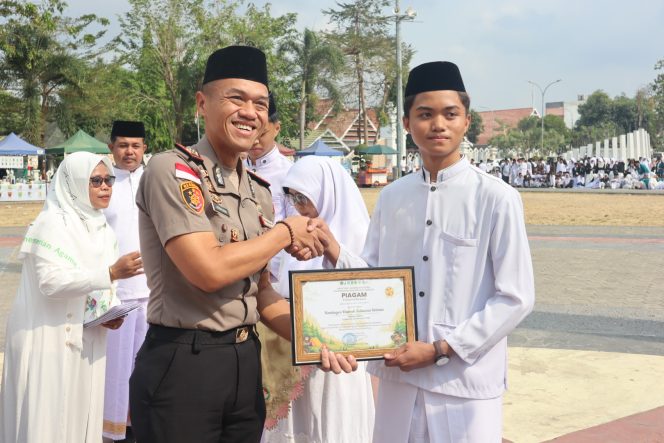 
 Kapolres Bone Hadiri Apel Hari Santri Nasional 2026