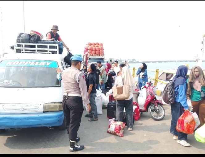 
 Beri Rasa Aman Kepada Pengguna Jasa , Lakukan Pelayanan Di Rumpdoor Kapal